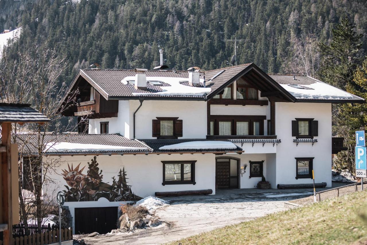 Kronplatz Lodge Dolomites San Vigilio Di Marebbe Bagian luar foto